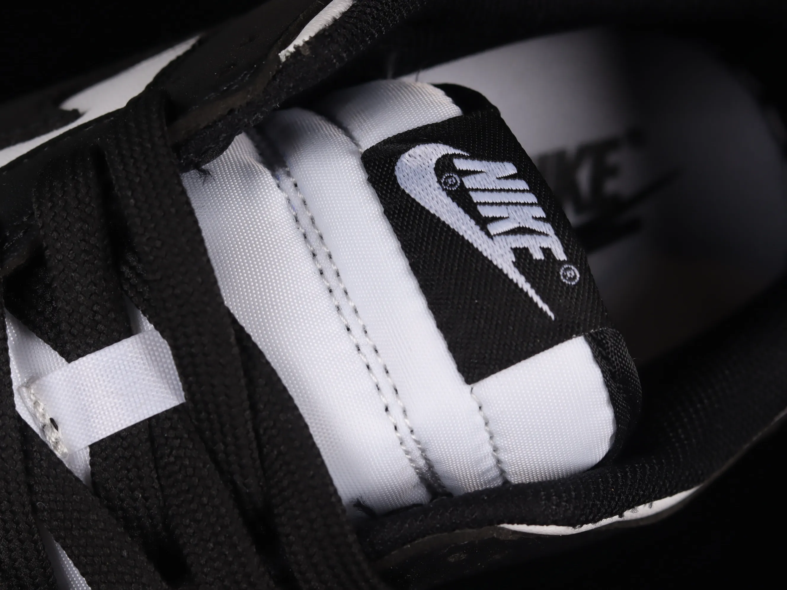 All Categories Nk SB Dunk Series Nk SB Dunk Low Low-top Sneakers B1 Special Price Nk SB Dunk Low Black and White Panda SB Smashed Backboard Fashion Casual Sneakers DD1391-100